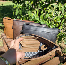 Load image into Gallery viewer, Leather Side Bag