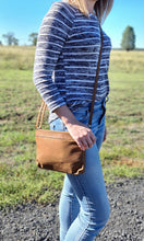 Load image into Gallery viewer, Leather Side Bag