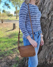 Load image into Gallery viewer, Leather Side Bag